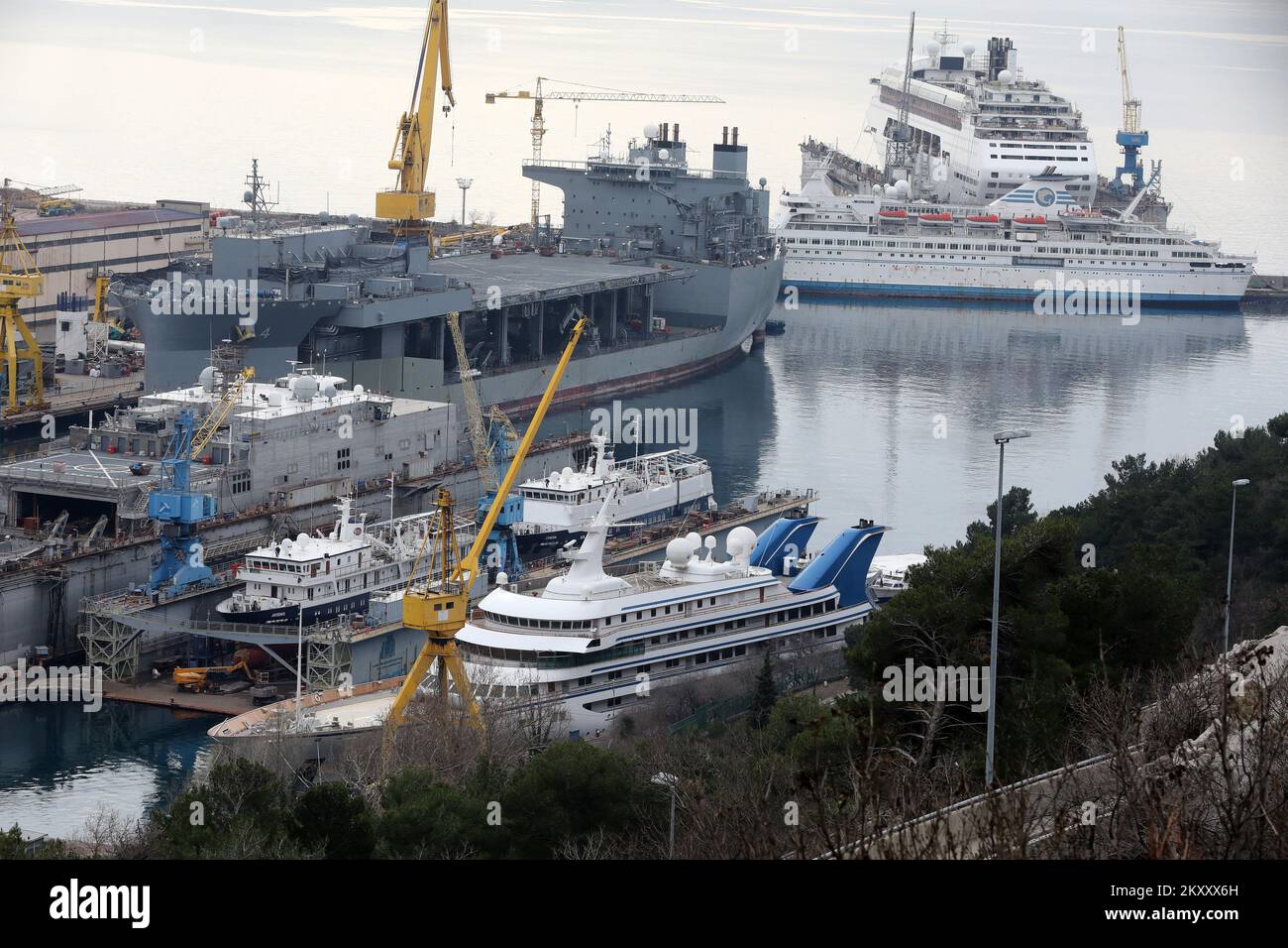Der Megayachtprinz Abdulaziz der saudischen Königsfamilie segelte in die Werft Viktor Lenac, wo das Schiff am 11. In Rijeka, Kroatien, repariert wird. Februar 2022. Foto: Goran Kovacic/PIXSELL Stockfoto