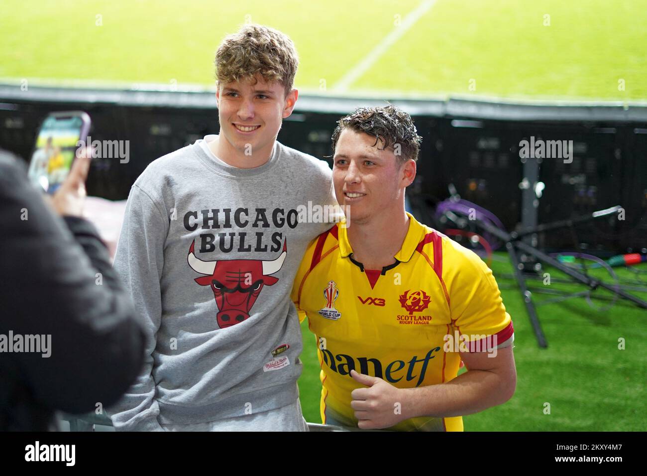 Kyle Schneider – Scotland Rugby League Hooker trifft nach Schottlands Niederlage gegen Australien im Jahr 84 auf Fans. Schreiben Sie Penallta Fotos zu Stockfoto