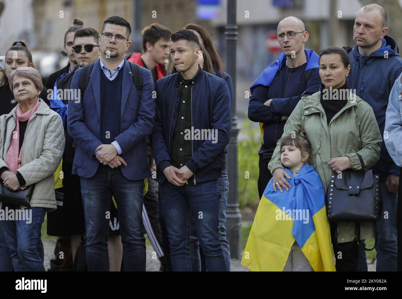 Im Park Zrinjevac versammeln sich Menschen zu einer Demonstration gegen Russlands Invasion in der Ukraine am 8. April 2022. Foto: Jurica Galoic/PIXSELL Stockfoto