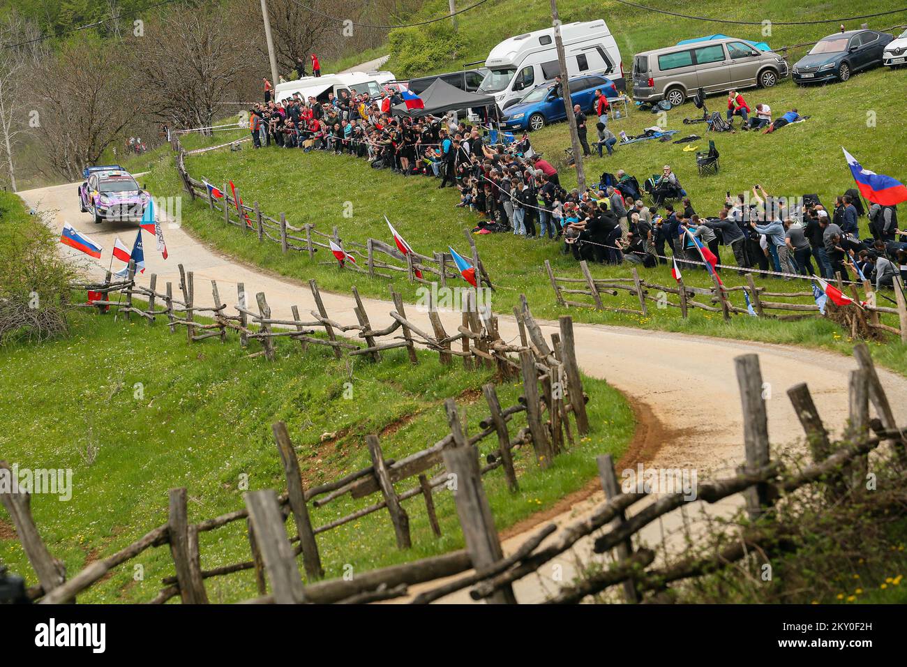 ZAGREB, KROATIEN - APRIL 23: Craig Breen von Irland und Paul Nagle von Irland treten am 22. April 2022 in Zagreb, Kroatien, an Tag 3 der FIA-Weltmeisterschaft Kroatien mit ihrem M-Sport Ford WRT Ford Puma Rally1 gegeneinander an. Foto: Luka Stanzl/PIXSELL Stockfoto