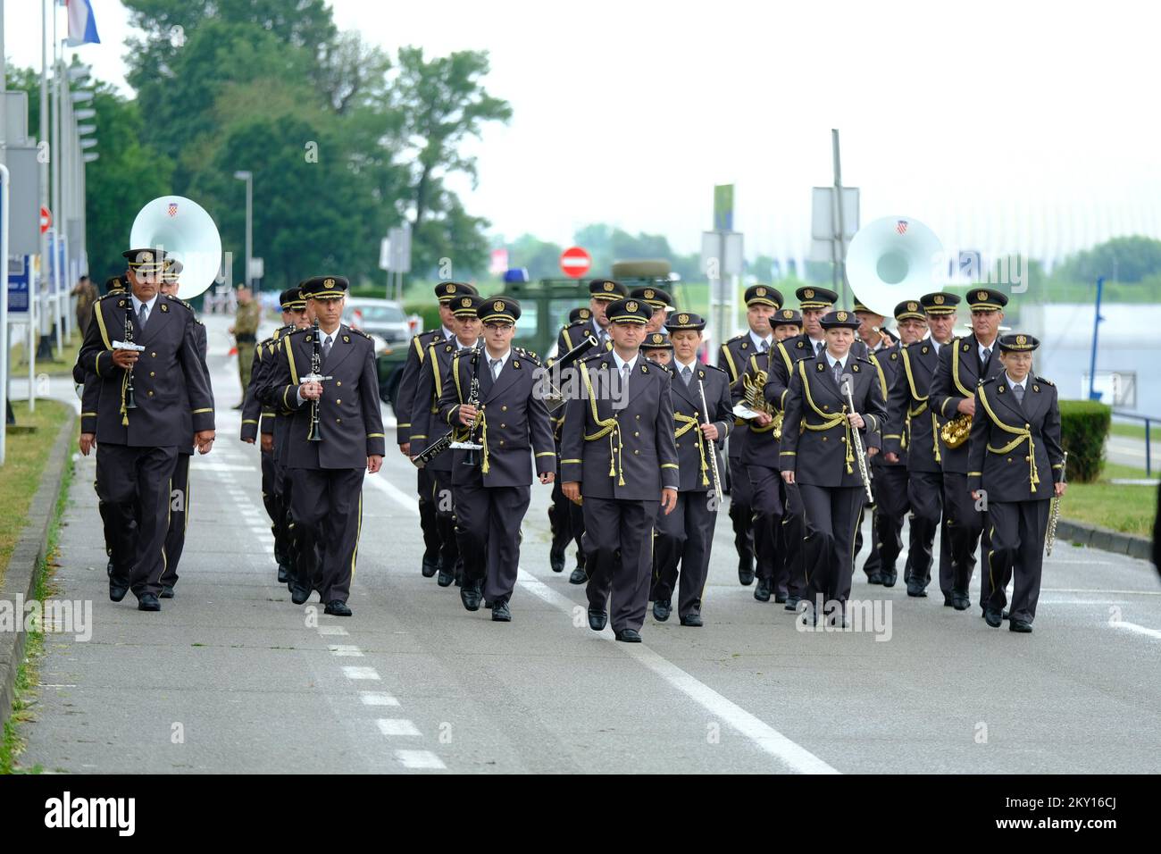 Anlässlich der Feierlichkeiten zum Tag der kroatischen Armee und zum 31.. Jahrestag der kroatischen Armee fand am 30 in Zagreb, Kroatien, die taktische und technische Versammlung von Waffen und Ausrüstung sowie Demonstrationsübungen kroatischer Armeeangehöriger statt. Juni 2022. Foto: Slaven Branislav babic/PIXSELL Stockfoto