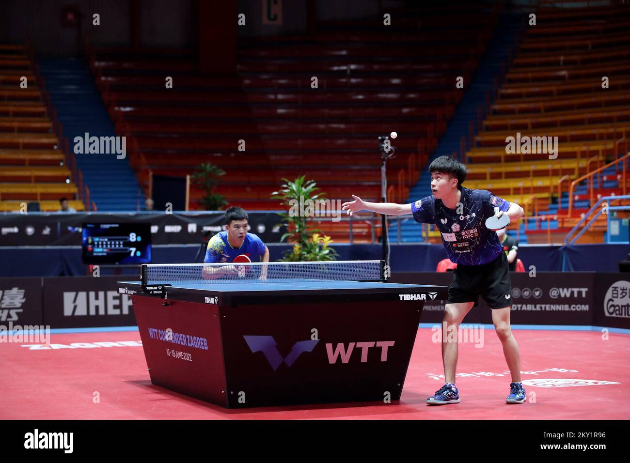 Yun-Ju Lin aus Taiwan tritt beim WTT Contender Zagreb 2022 Men's Singles Finale gegen Peng Xiang aus China am 19. Juni 2022 in der Dom Sportova Hall in Zagreb, Kroatien, an. Foto: Sanjin Strukic/PIXSELL Stockfoto