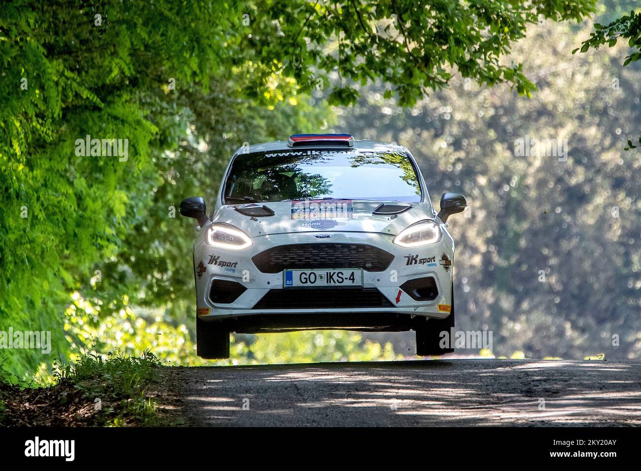 Mark Skulj und Uros Ocvirk aus Slowenien bei der Ford Fiesta Rally4 am letzten Tag des internationalen Wettbewerbs Zagreb Open INA Delta Rally, der vom Zagreb Auto Club 'Delta' in Okic, Kroatien, am 26. Juni 2022 organisiert wurde. Foto: Igor Kralj/PIXSELL Stockfoto