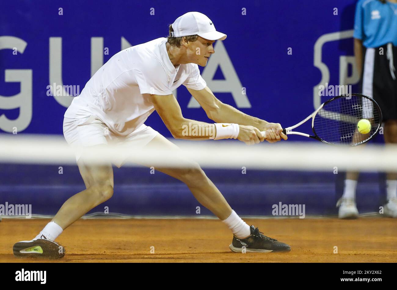 UMAG, KROATIEN - JULI 31: Jannik Sünder aus Italien spielt am 31. Juli 2022 in Umag (Kroatien) beim 1. Finalspiel von Menâ€™gegen Carlos Alcaraz aus Spanien an Tag 8 des 2022 Kroatien Open Umag im Goran Ivanisevic ATP-Stadion. Foto: Jurica Galoic/PIXSELL Stockfoto