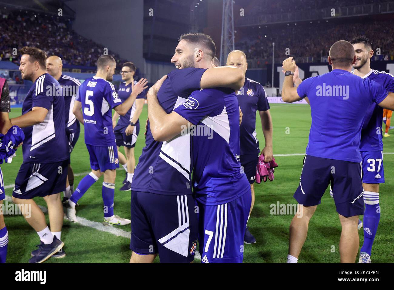 ZAGREB, KROATIEN - 06. SEPTEMBER: Luka Ivanusec von Dinamo Zagreb feiert nach dem UEFA Champions League-Spiel der Gruppe E zwischen Dinamo Zagreb und dem FC Chelsea am 6. September 2022 im Stadion Maksimir in Zagreb, Kroatien. Foto: Luka Stanzl/PIXSELL Stockfoto