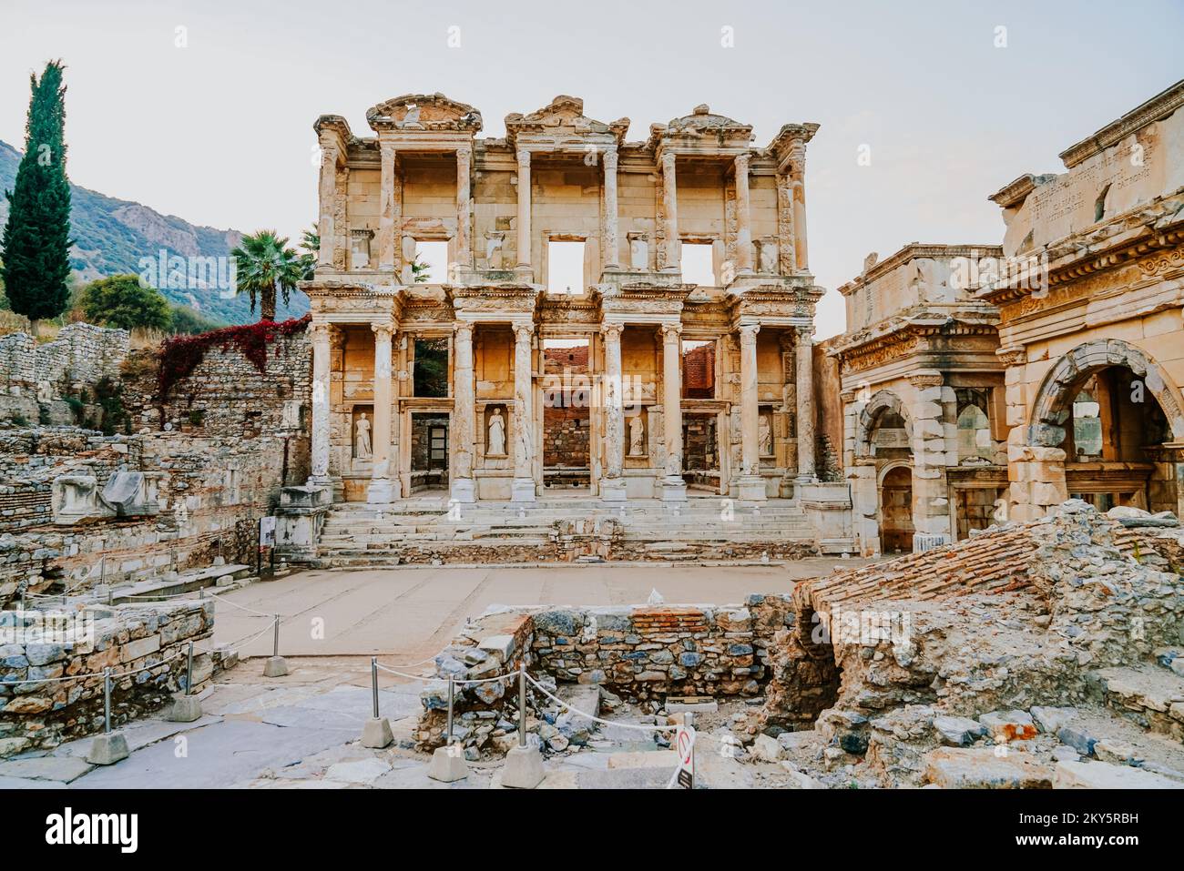 Celsus Bibliothek in Ephesus antike Stadt in Izmir, Türkei. Stockfoto