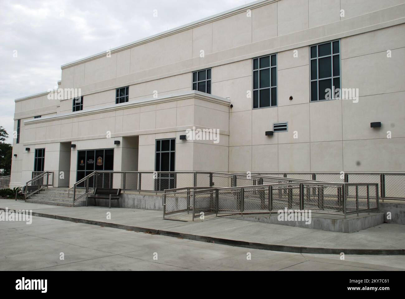 St. Bernard Parish, La., 24. Juli 2013 bis heute wurden über $500.000 von der Federal Emergency Management Agency für die St. Bernard Courthouse Square. Gioan Nguyen/FEMA. Louisiana Hurrikan Katrina. Fotos zu Katastrophen- und Notfallmanagementprogrammen, Aktivitäten und Beamten Stockfoto