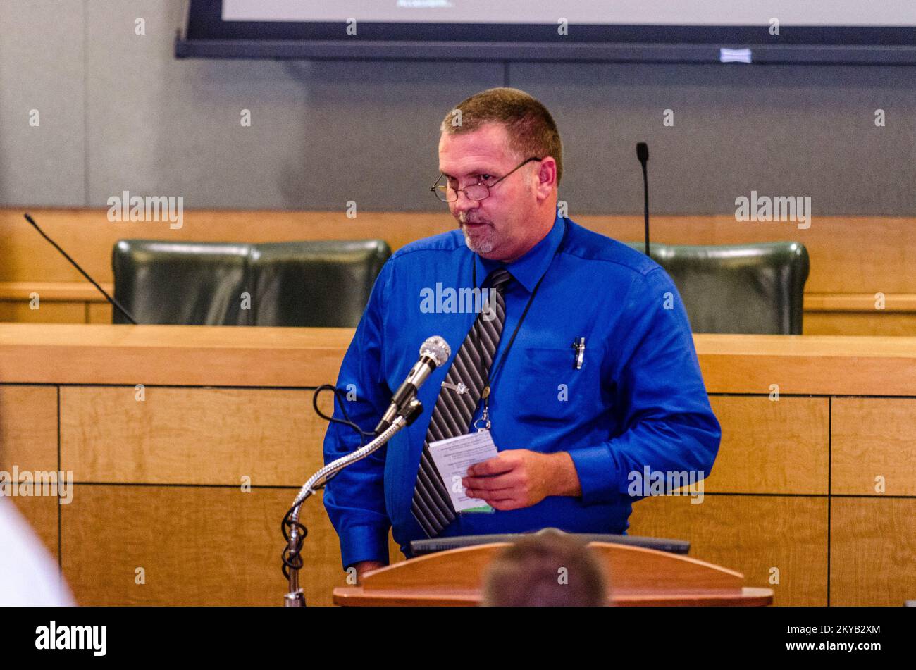 Hempstead, New York, 28. Juli 2015-FEMA, Nassau County und Hofstra Law School veranstalten einen Workshop zum Thema Wohnungsbau und Barrierefreiheit im Law Center der Universität, um Bauunternehmer, Architekten und Designer darüber zu informieren, wie wichtig es ist, bei der Rekonstruktion oder dem Bau neuer Strukturen behinderte Hauseigentümer zu berücksichtigen. Darrell Walker, FEMA Flood Plain Management Supervisor, sprach über Mindeststandards und Varianten für Barrierefreiheit. K.C. Wilsey FEMA. New York Hurrikan Sandy. Fotos zu Katastrophen- und Notfallmanagementprogrammen, Aktivitäten und Beamten Stockfoto