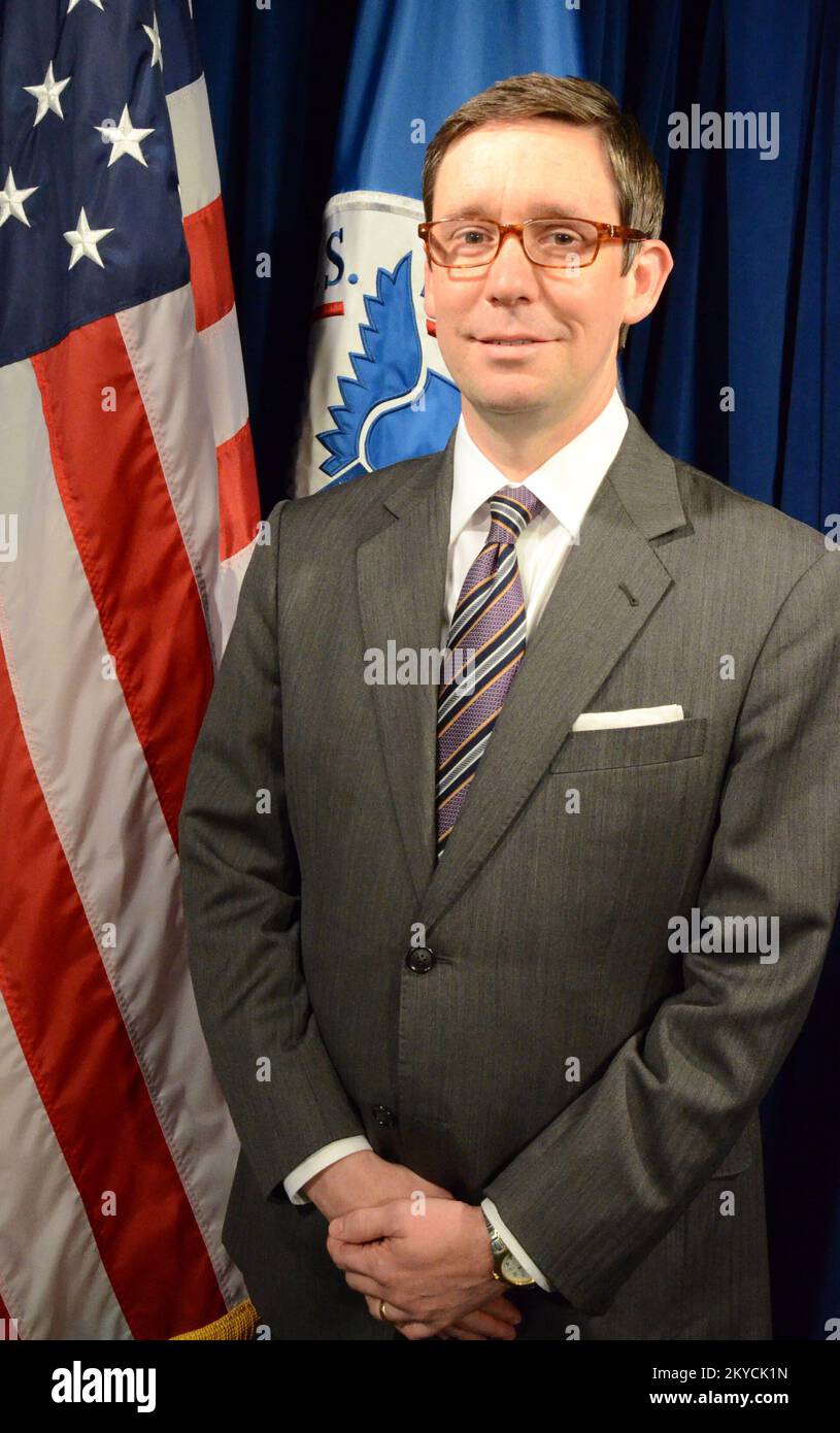 Offizielles FEMA-Portrait von Roy E. Wright, Stellvertretender Administrator für Versicherung und Risikominderung (FIMA). Fotos zu Katastrophen- und Notfallmanagementprogrammen, Aktivitäten und Beamten Stockfoto