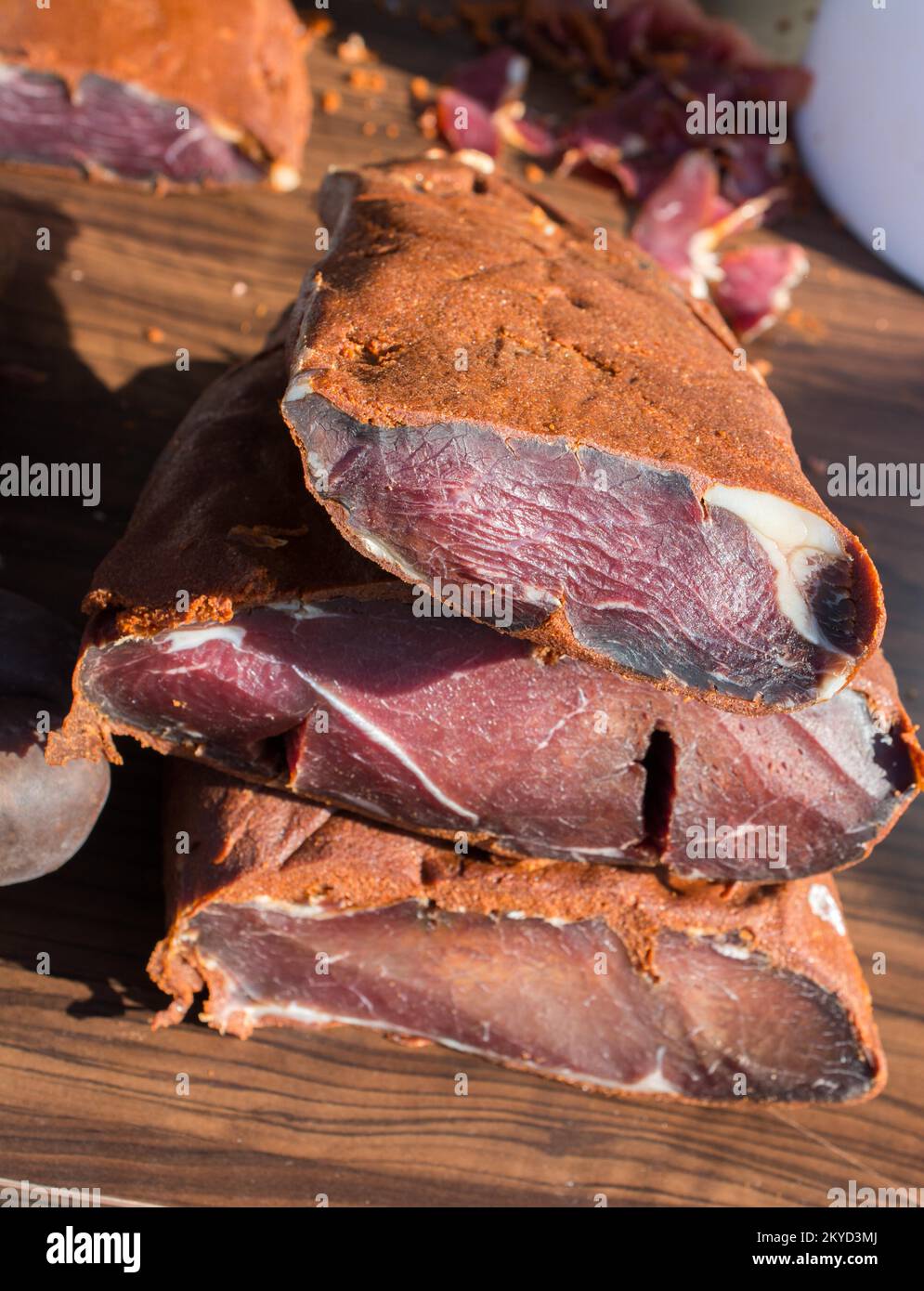 Sehr erfahrene, luftgetrocknete geheilt Rindfleisch in der osmanischen Küche Stockfoto