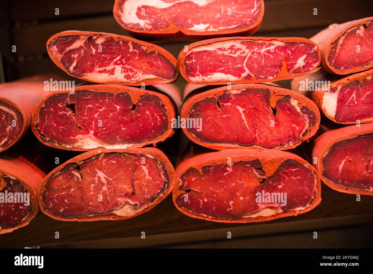 Sehr erfahrene, luftgetrocknete geheilt Rindfleisch in der osmanischen Küche Stockfoto