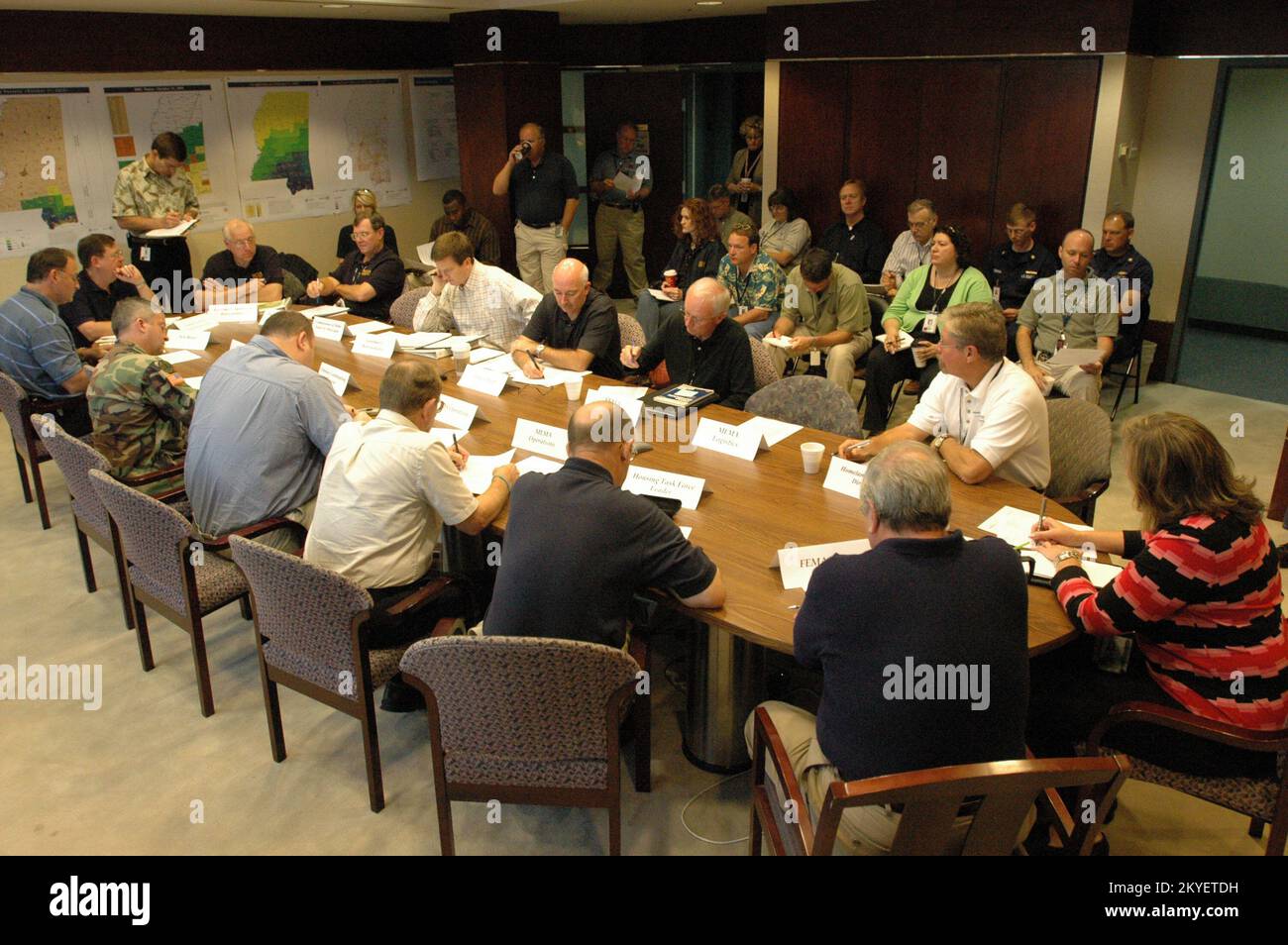 Hurrikan Katrina, Jackson, Miss, 14. Oktober 2005 – Deputy Federal Coordinating Officer Bill Carwile führt sein letztes Strategietreffen im Jackson Joint Field Office (JFO) durch, bevor er aus der FEMA ausscheidet. Stockfoto