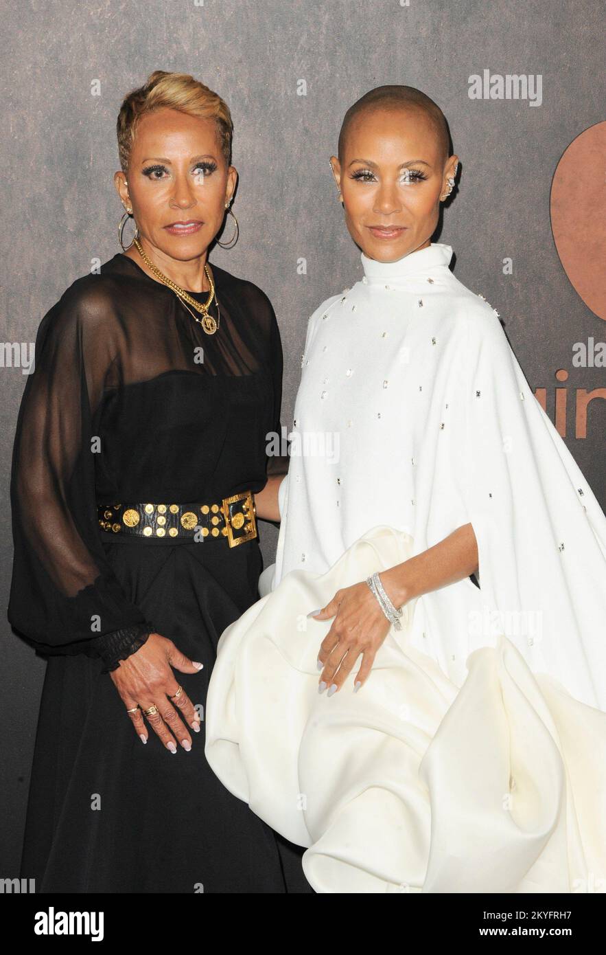 Los Angeles, Kalifornien. 30.. November 2022. Adrienne Banfield-Norris, Jada Pinkett Smith bei Ankunft für DIE EMANZIPATION Premiere, Regency Village Theatre, Los Angeles, CA 30. November 2022. Kredit: Elizabeth Goodenough/Everett Collection/Alamy Live News Stockfoto