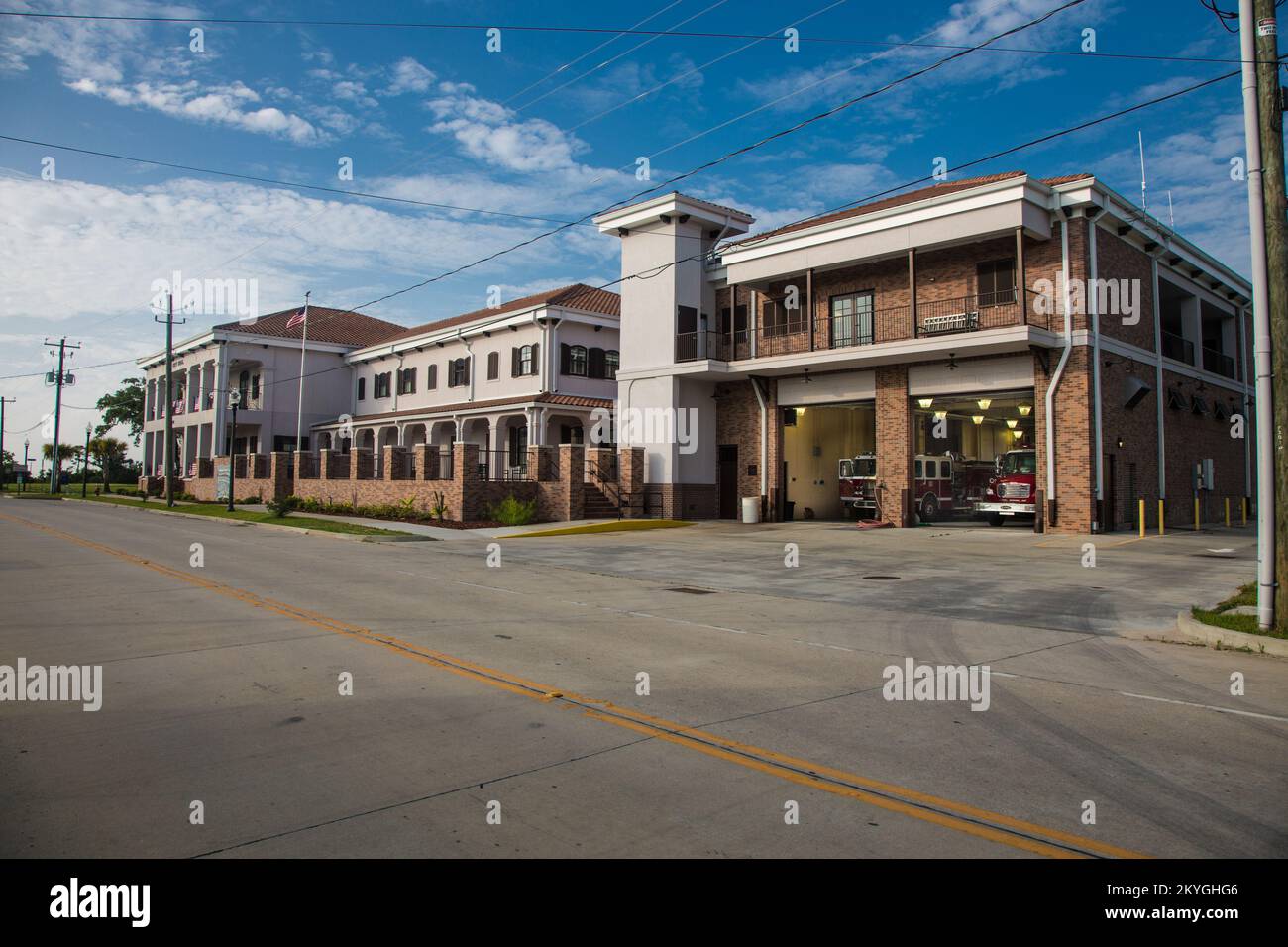Waveland, MS, 21. Juni 2015 Waveland City Hall (ganz links), Waveland