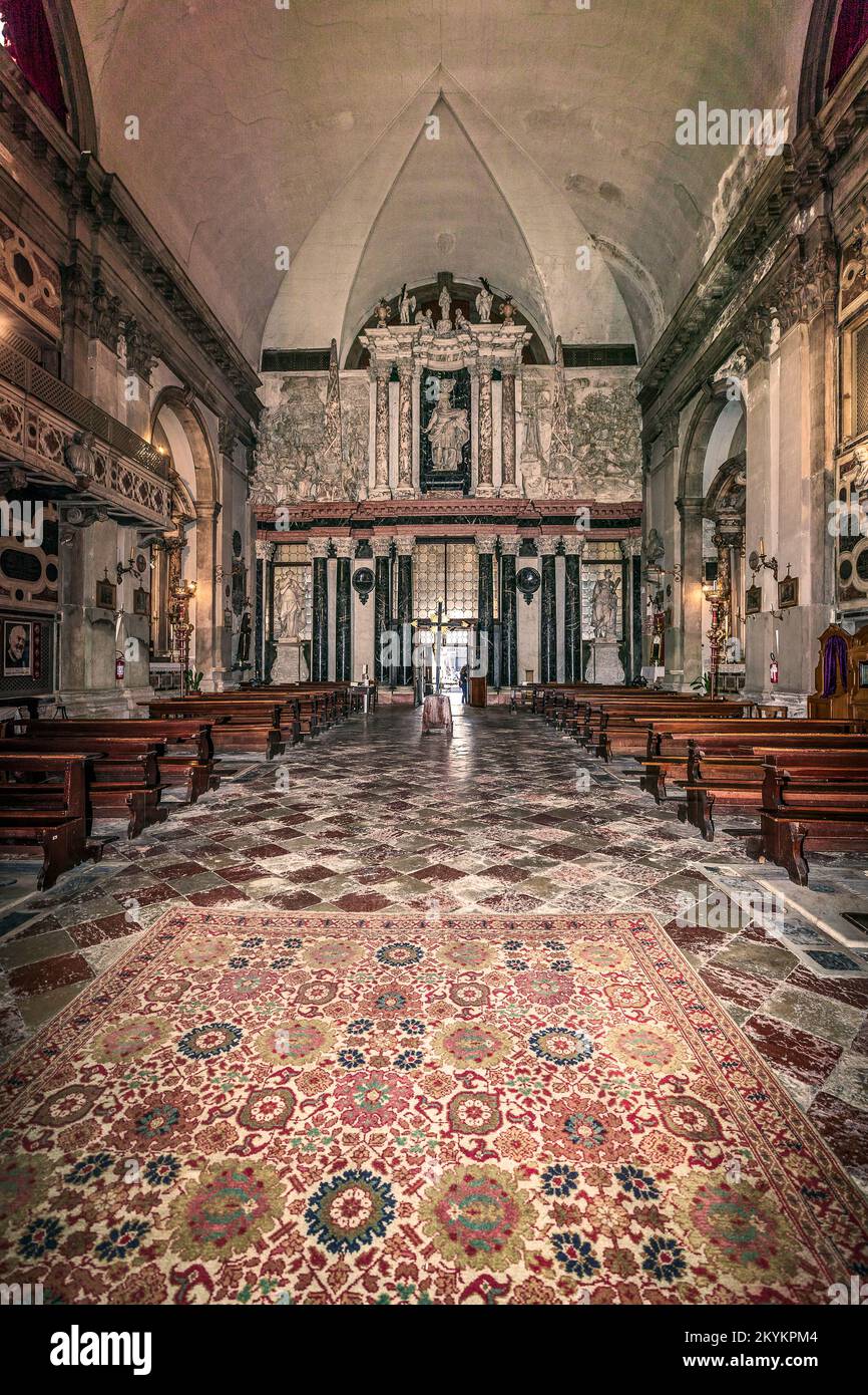 Italien Venetien Venedig - Kirche San Lazzaro dei Mendicanti (1634) - Giuseppe Sardi - 'Funeral Monument to the Condottiero Alvise Mocenigo' Stockfoto
