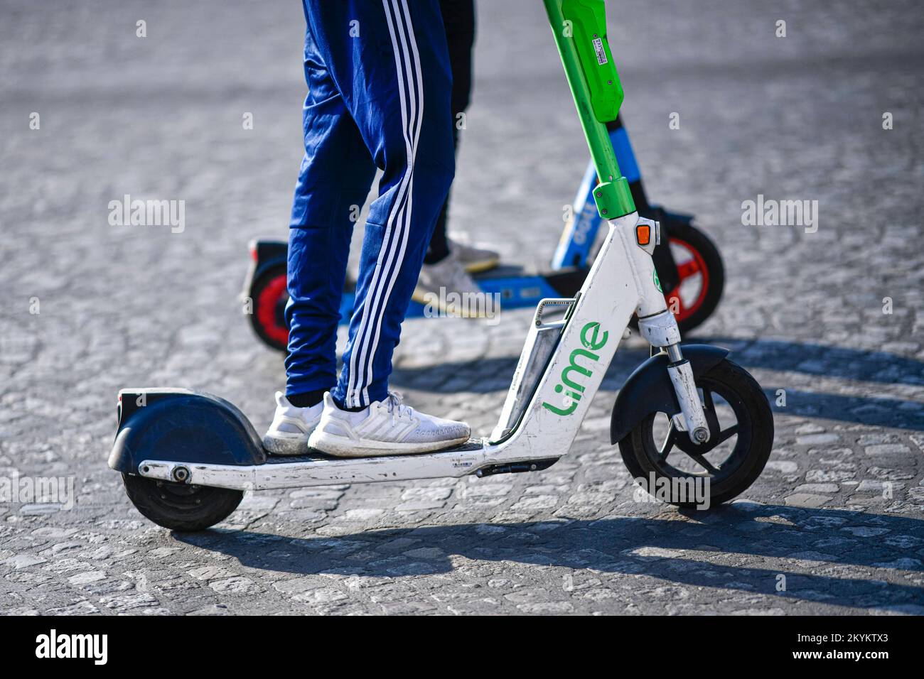 Das Bild zeigt die SelbstbedienungsElektroroller, die Entwicklung
