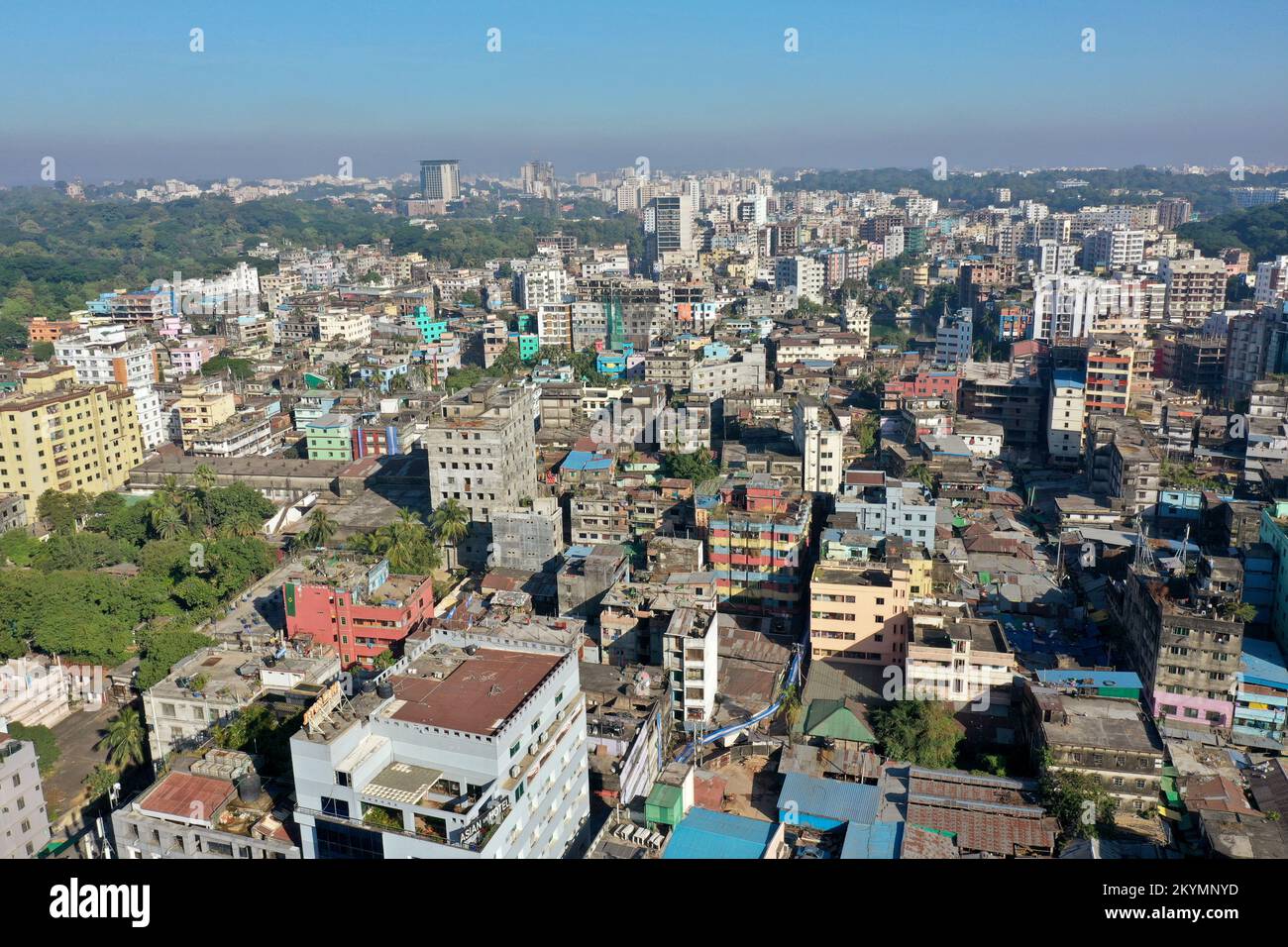 Chittagong, Bangladesch - 25. November 2022: Chittagong ist nach Dhaka die zweitgrößte Stadt in Bangladesch. Es beherbergt den geschäftigsten Seehafen in der Bay o Stockfoto