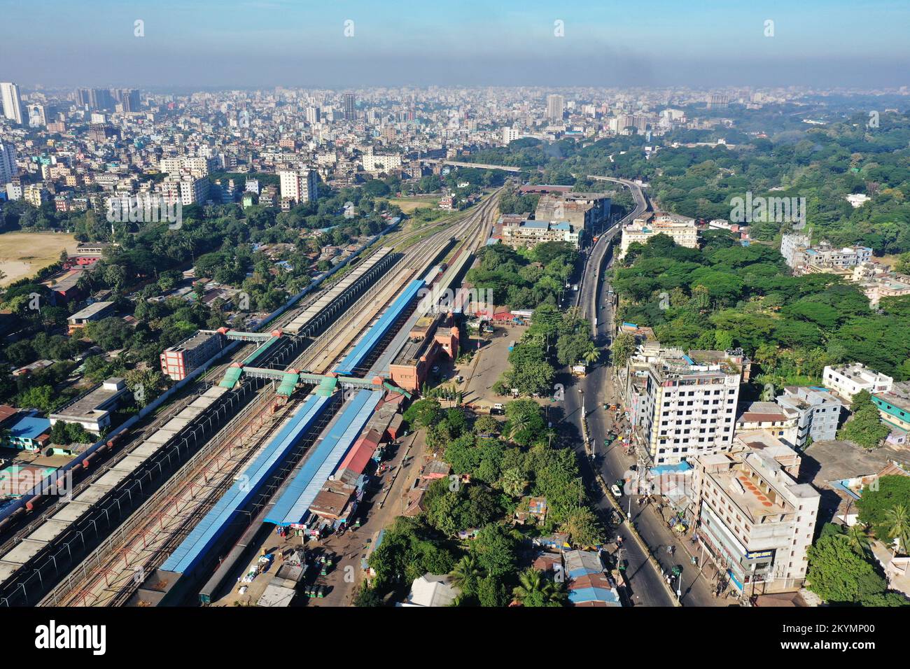 Chittagong, Bangladesch - 25. November 2022: Chittagong ist nach Dhaka die zweitgrößte Stadt in Bangladesch. Es beherbergt den geschäftigsten Seehafen in der Bay o Stockfoto