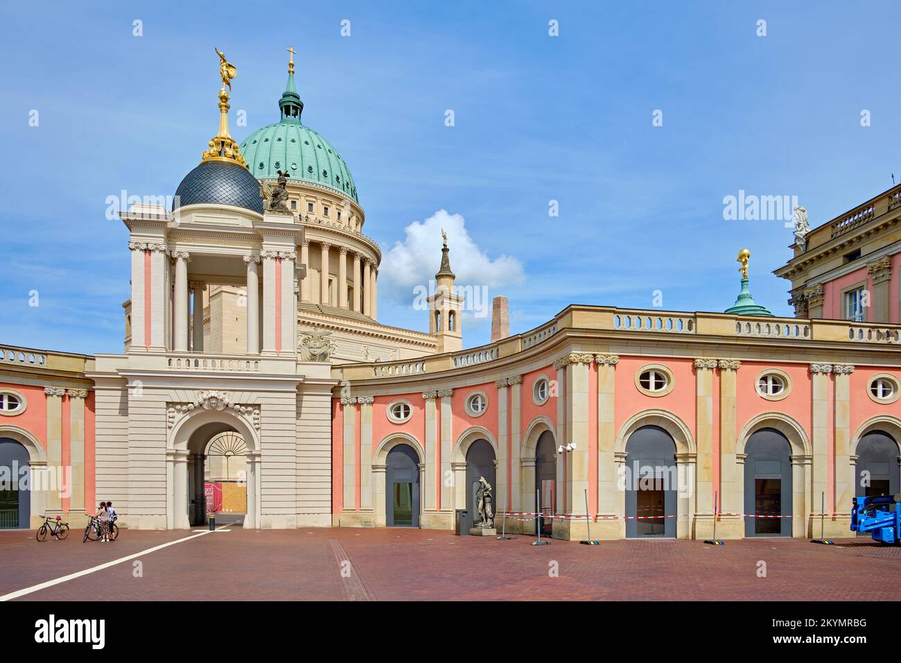 Innenhof des rekonstruierten Stadtpalastes mit Fortuna Portal, Sitz des Brandenburger Parlaments, Potsdam, Brandenburg, Deutschland, August 7, 2021. Stockfoto