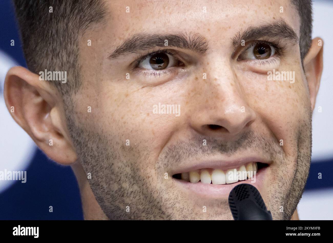 DOHA - Christian Pulisic der Vereinigten Staaten während einer Pressekonferenz der amerikanischen Nationalmannschaft. Die Vereinigten Staaten bereiten sich auf die Runde 16 während der Weltmeisterschaft in Katar gegen die niederländische Nationalmannschaft vor. ANP KOEN VAN WEEL Stockfoto