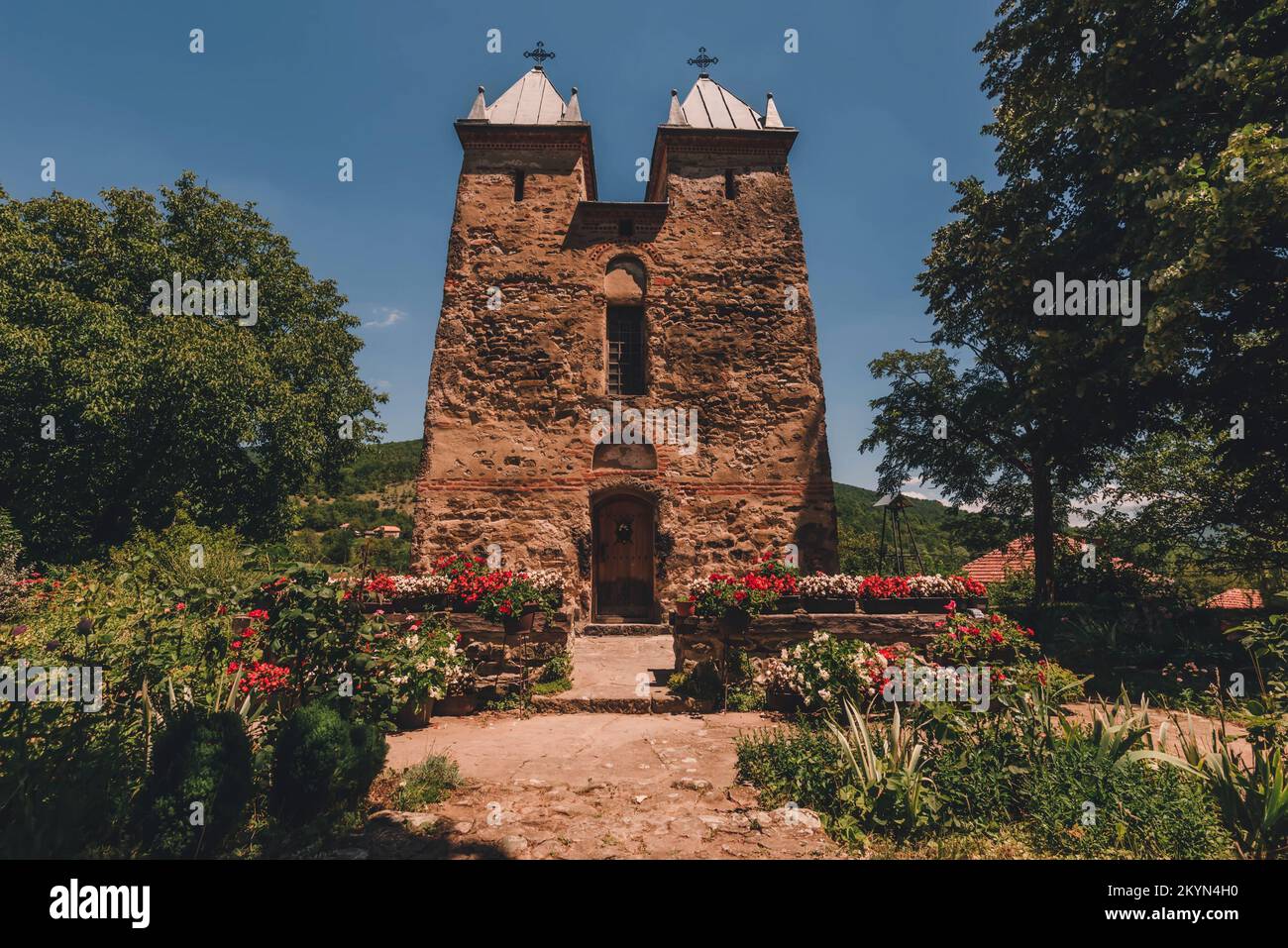 Heilige Mutter Gottes, mittelalterliche Kirche in Serbien Stockfoto