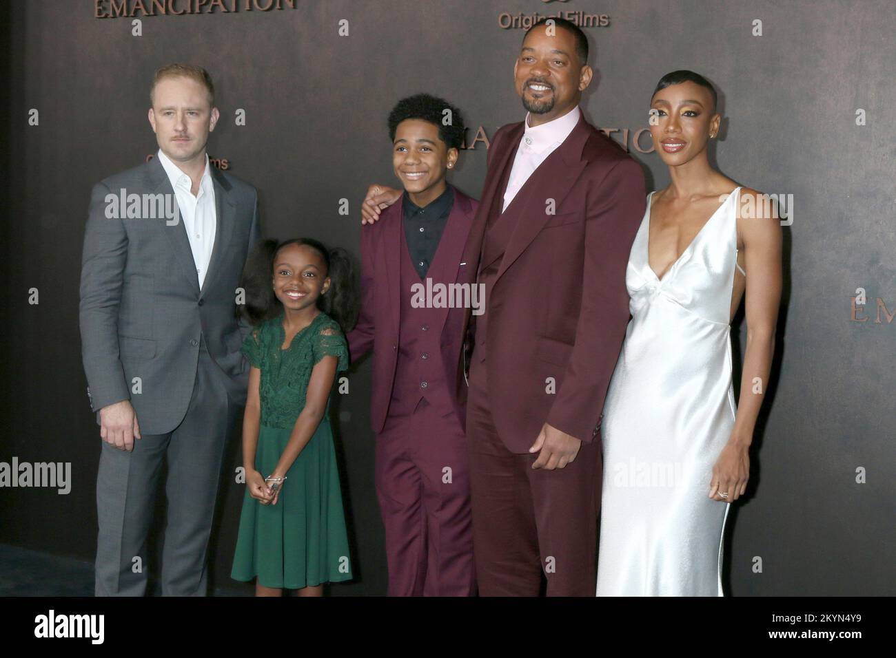LOS ANGELES - NOV. 30: Ben Foster, Jordyn McIntosh, Jeremiah Friedlander, will Smith, Charmaine Bingwa bei der Emancipation Premiere im Village Theater am 30. November 2022 in Westwood, Kalifornien Stockfoto