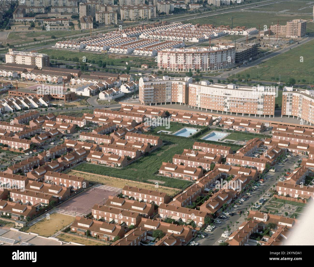 AEREA-BARRIO RESIDENCIAL DE LA ZONA ESTE - FOTO AÑOS 90 - FOTO AÑOS 90. ORT: EXTERIEUR-VISTA AEREA. Sevilla. Sevilla. SPANIEN. Stockfoto