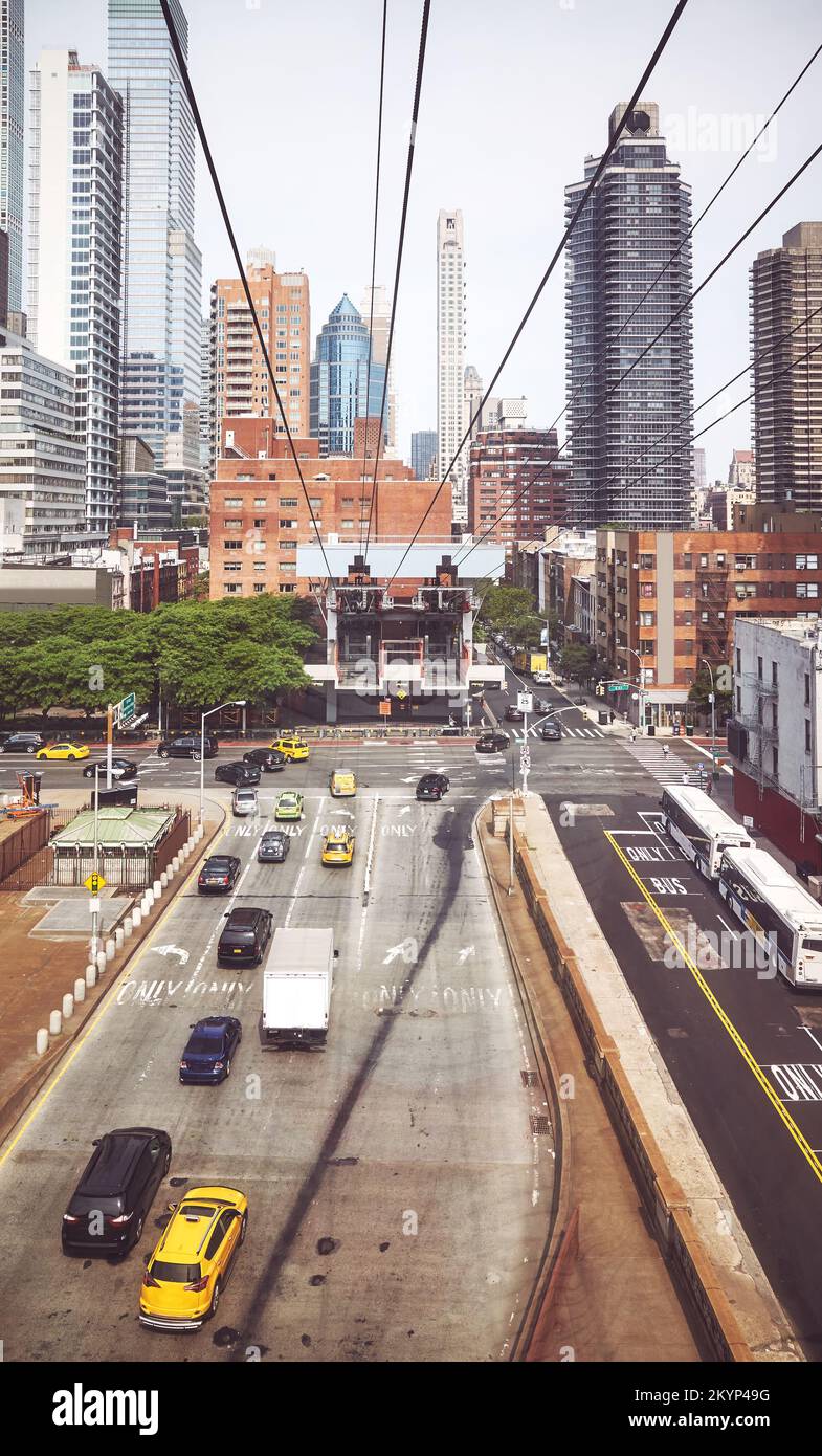 Retro-Bild des Stadtlebens von Manhattan aus der Seilbahn Roosevelt Island, New York City, USA. Stockfoto