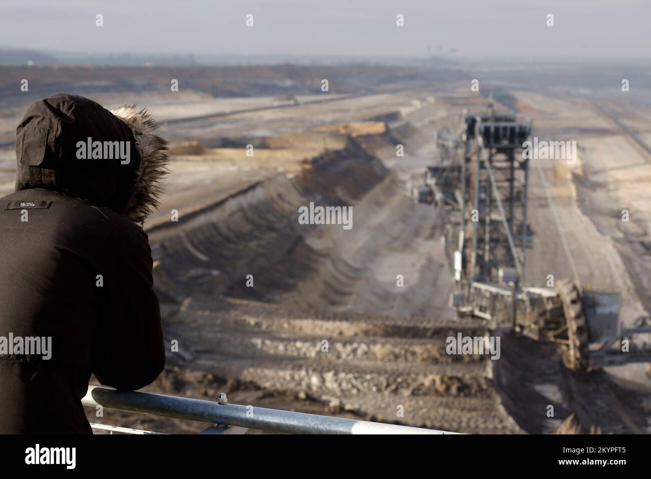 Bagger in einem Braunkohle- oder Braunkohlebergwerk in Deutschland Stockfoto
