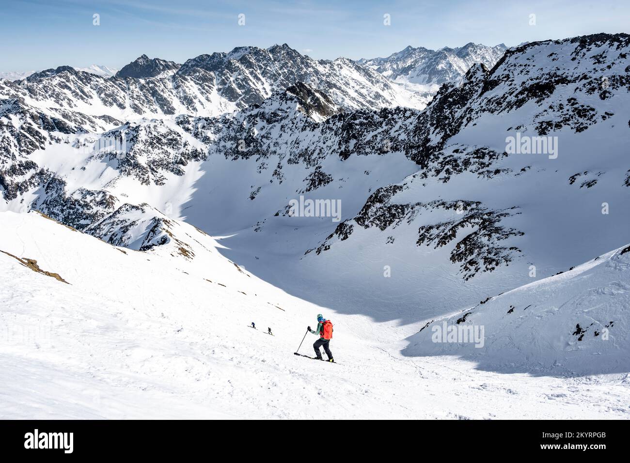 Skitouristen auf dem Sulzkogel, Stubai Alpen, im Winter Berge, Kühtai, Tirol, Österreich, Europa Stockfoto