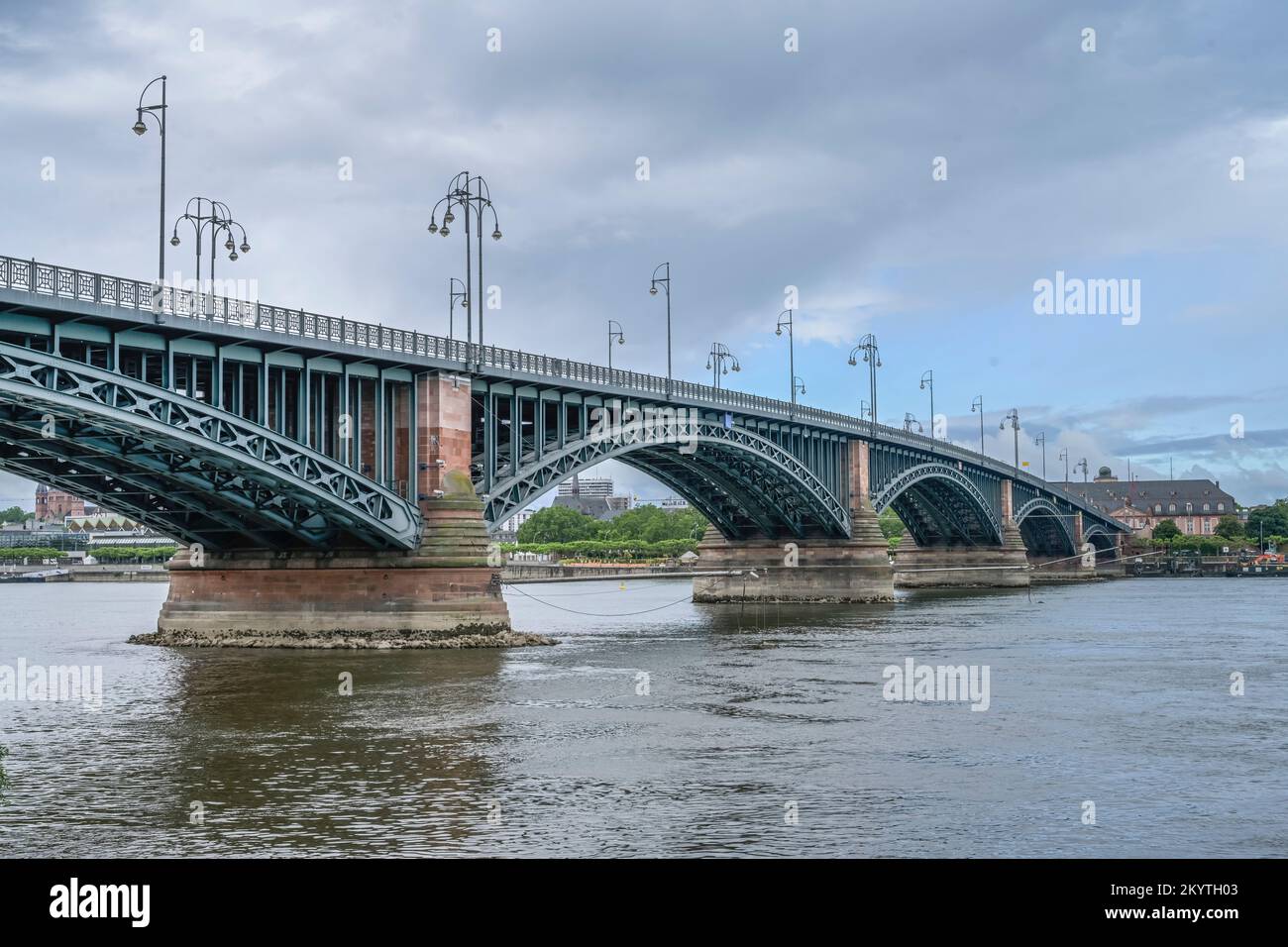 Theodor-Heuss-Brücke, Rhein, Mainz, Mainz-Kastel, Wiesbaden, Hessen, Deutschland Stockfoto