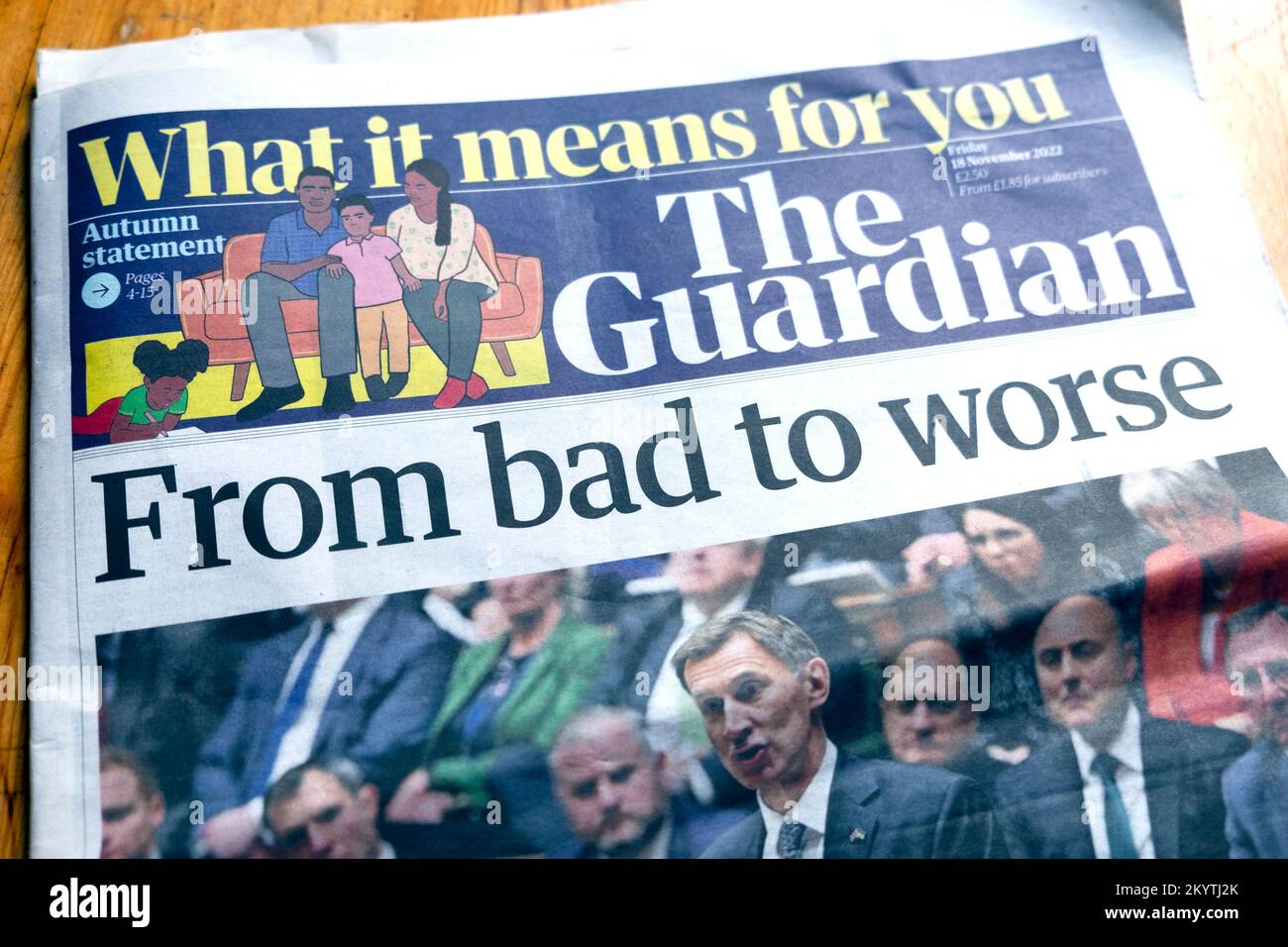 "Von schlecht zu schlechter" die Schlagzeile der Zeitung Guardian Jeremy Hunt Parlament Titelseite 18. November 2022 London Großbritannien Stockfoto