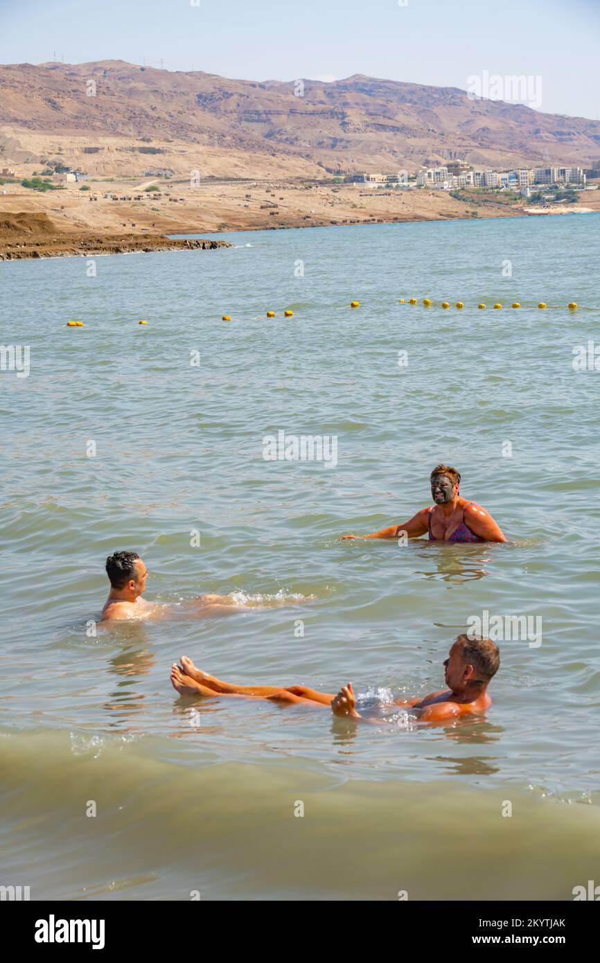 Schwimmend auf dem Toten Meer-Jordanien Stockfoto