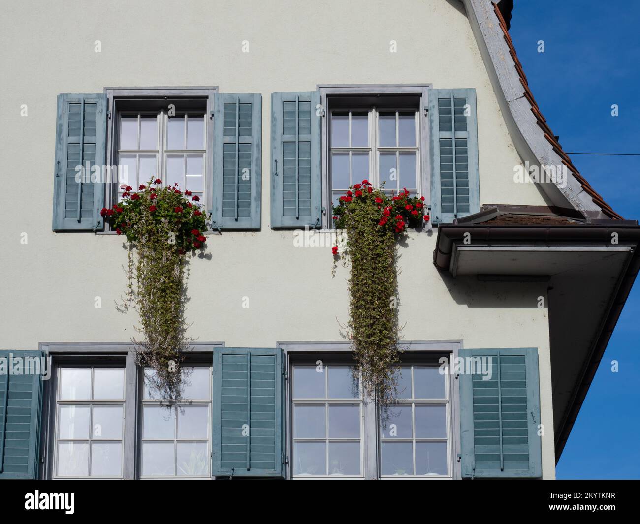 Weinfelden, Schweiz - Oktober 29. 2022: Dekorierte Fassade eines historischen Wohngebäudes Stockfoto