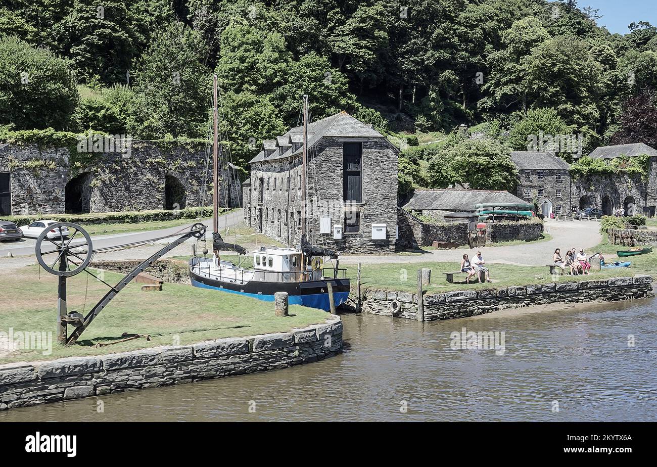 The Quay at Cotehele Estate am Ufer des Flusses Tamar, ein Besucherzentrum, das vom National Trust geführt wird. Eine Fotoabbildung. Stockfoto