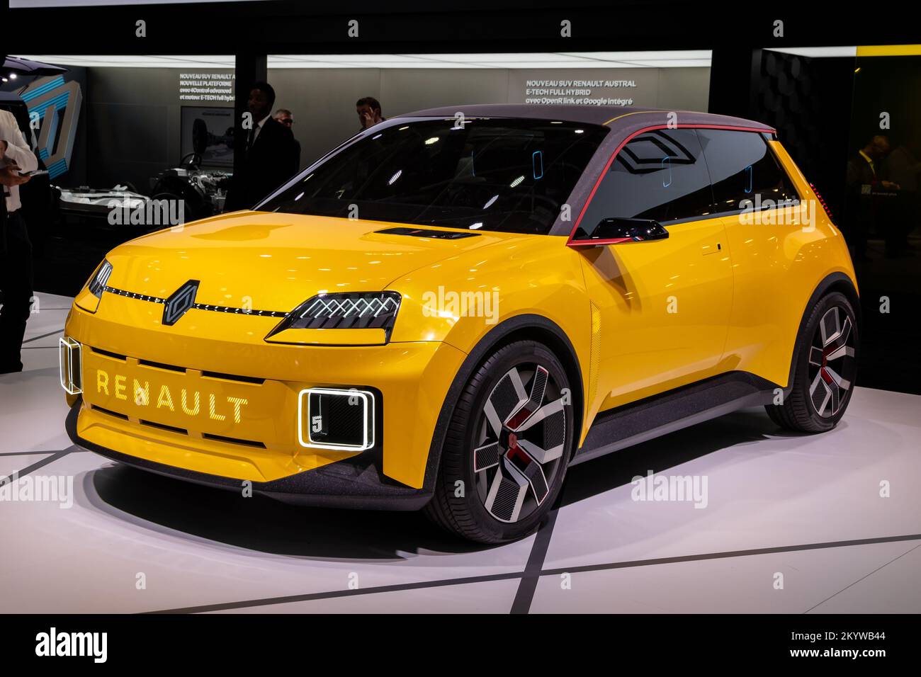 2024 das vollelektrische Fahrzeug Renault 5 wurde auf dem Pariser Automobilsalon, Frankreich, am 17. Oktober 2022 vorgestellt. Stockfoto