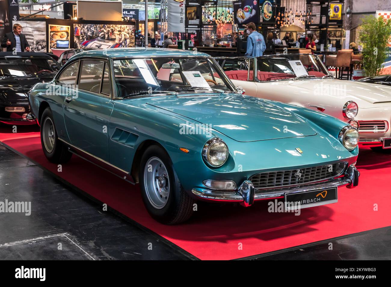 Der klassische Sportwagen Ferrari 330 GTC 1966 wurde auf der IAA Mobility 2021 Motormesse in München vorgestellt – 6. September 2021. Stockfoto