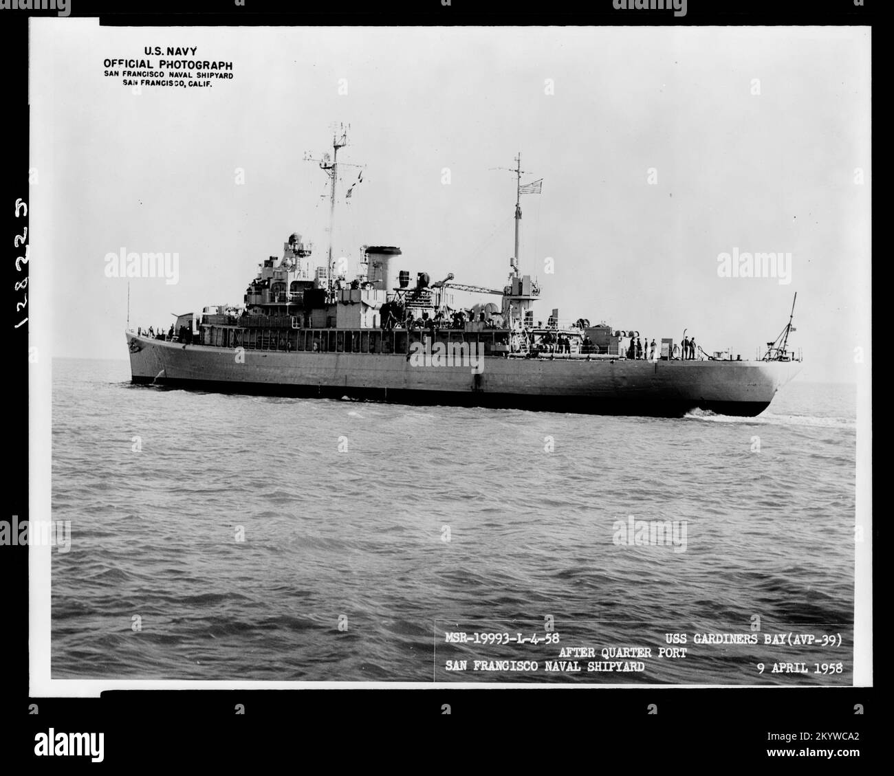 AVP 39 Gardiners Bay [19-NN-AVP 39 Gardiners Bay-158552] , Schiffe, Marineschiffe, Boote, Marinegeschichte, Die Marine Stockfoto