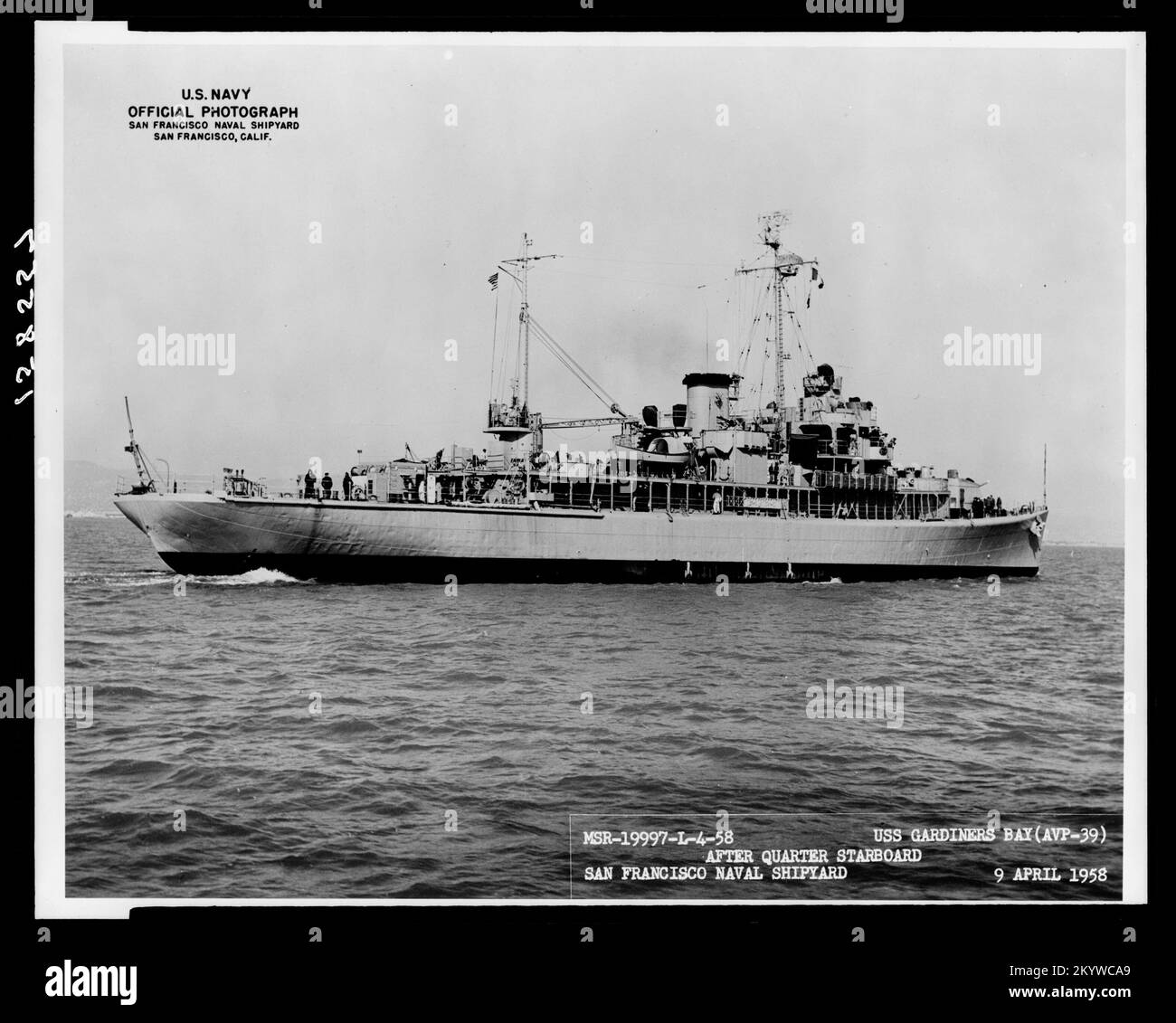 AVP 39 Gardiners Bay [19-NN-AVP 39 Gardiners Bay-158557] , Schiffe, Marineschiffe, Boote, Marinegeschichte, Die Marine Stockfoto