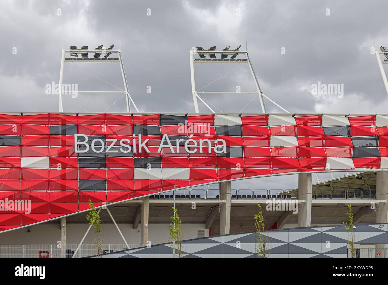 Budapest, Ungarn - 31. Juli 2022: Bozsik Arena Multi Sports Stadium am Kispest Summer Day. Stockfoto