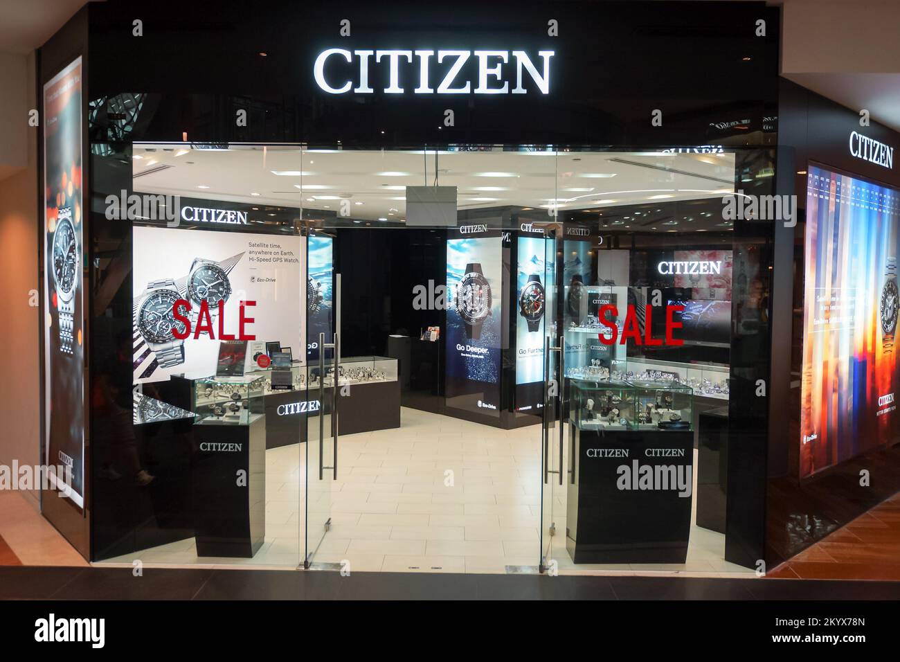 SINGAPUR 08. NOVEMBER 2015 Im Inneren des Citizen Watch Store. Citizen Holdings Co. Ltd. Ist das Kernunternehmen einer japanischen globalen Unternehmensgruppe BA Stockfotografie Alamy