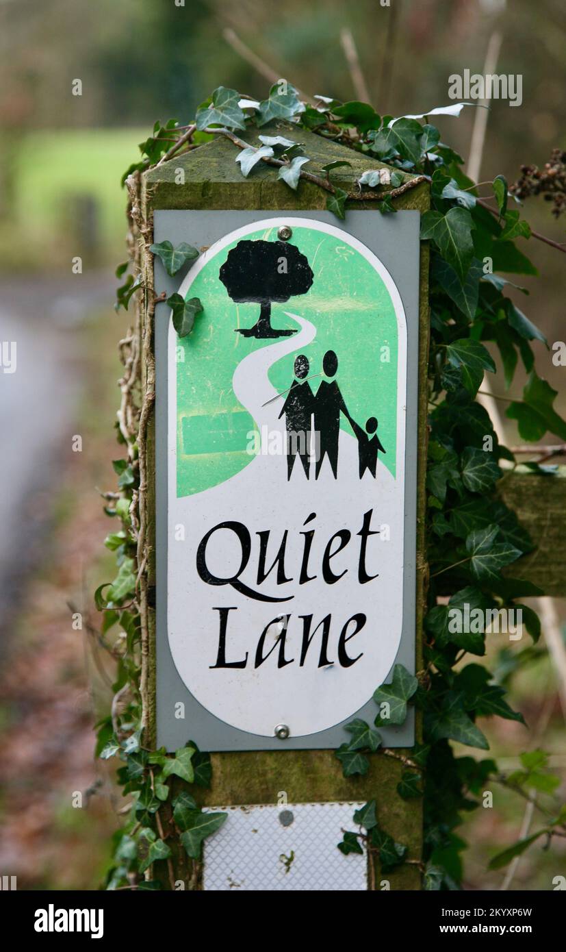 Blick auf das Straßenschild in Quiet Lane, Worston, Clitheroe, Lancashire, Vereinigtes Königreich, Europa Stockfoto