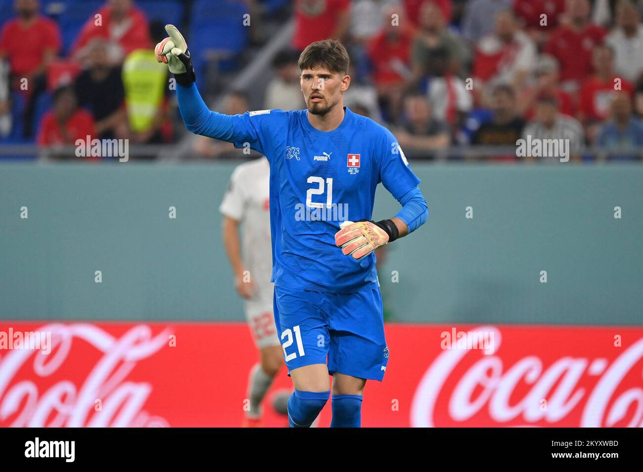 Katar. 02.. Dezember 2022. Goalwart KOBEL Gregor (SUI), Geste, gibt Anweisungen, Aktion, Einzelbild, Schneide ein einzelnes Motiv, eine halbe Figur, eine halbe Figur. Serbien (SRB) - Schweiz (SUI), Gruppenphase Gruppe G, Spiel 47 am 2.. Dezember 2022, Stadium 974, Fußball-Weltmeisterschaft 2022 in Katar ab November 20.. - 18.12.2022? Kredit: dpa Picture Alliance/Alamy Live News Stockfoto