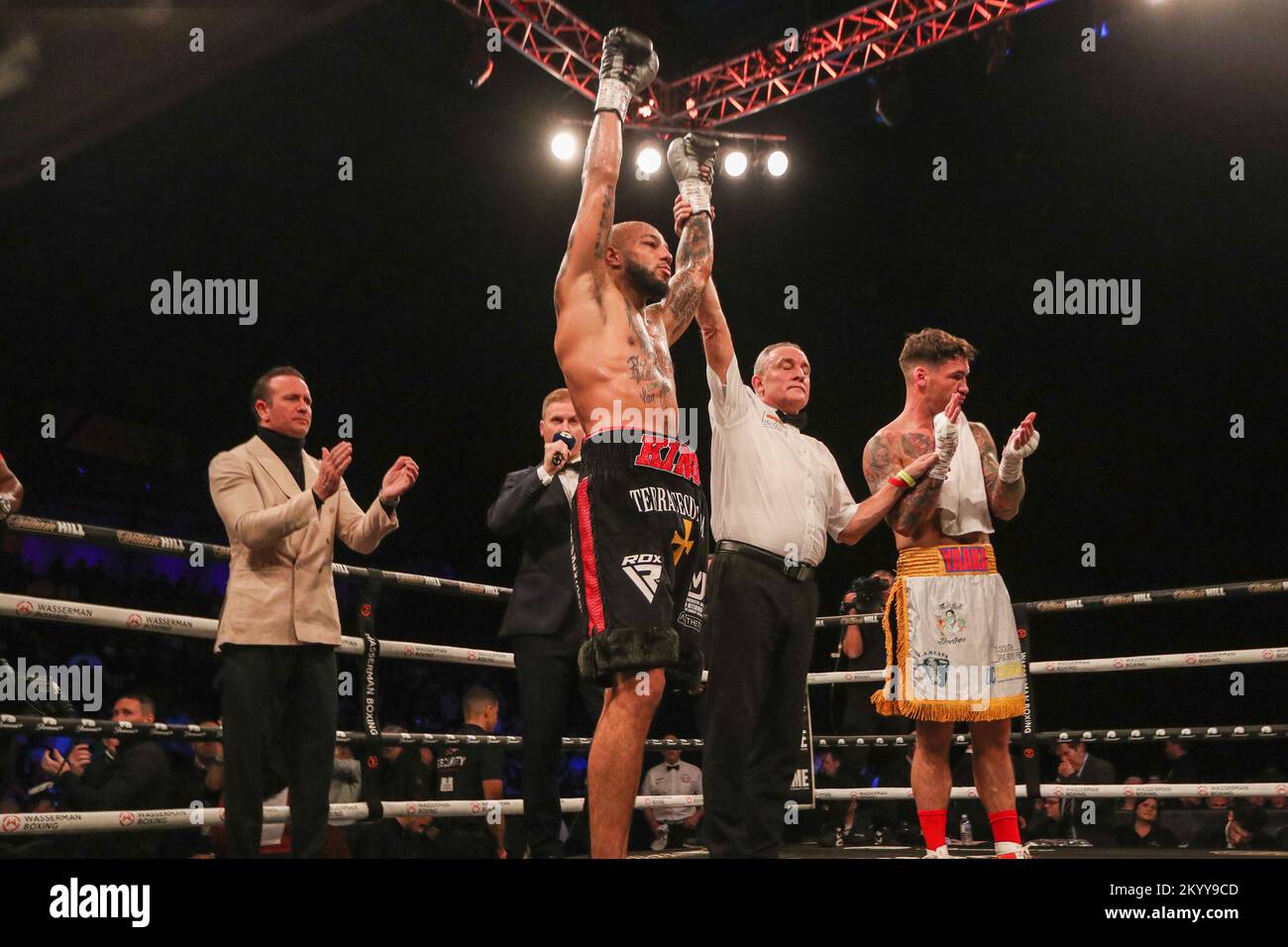 Newcastle, Großbritannien. 02.. Dezember 2022. Lyndon Arthur besiegt Joel McIntyre bei der British Super-Welterweight Championship: Troy Williamson vs Josh Kelly in utilita Arena, Newcastle Upon Tyne, Großbritannien, 2.. Dezember 2022 ( Kredit: Dan Cooke/Alamy Live News Stockfoto