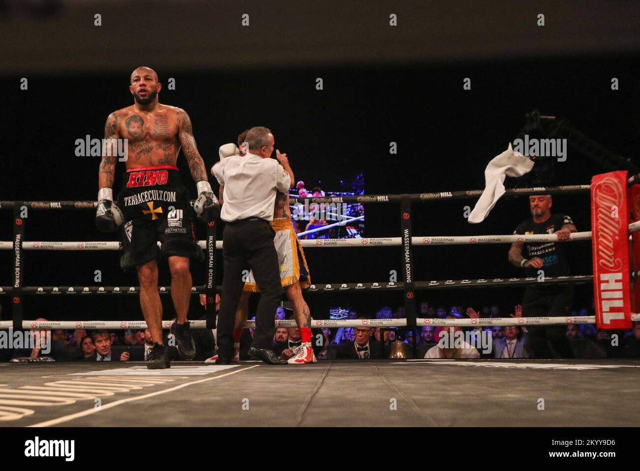 Newcastle, Großbritannien. 02.. Dezember 2022. Lyndon Arthur besiegt Joel McIntyre bei der British Super-Welterweight Championship: Troy Williamson vs Josh Kelly in utilita Arena, Newcastle Upon Tyne, Großbritannien, 2.. Dezember 2022 ( Kredit: Dan Cooke/Alamy Live News Stockfoto