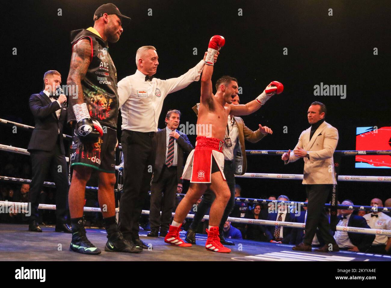 Newcastle, Großbritannien. 02.. Dezember 2022. Josh Kelly besiegt Troy Williamson bei der British Super-Welterweight Championship: Troy Williamson vs Josh Kelly in utilita Arena, Newcastle Upon Tyne, Großbritannien, 2.. Dezember 2022 ( Kredit: Dan Cooke/Alamy Live News Stockfoto