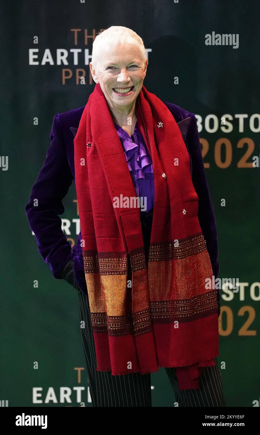 Annie Lennox kommt zur zweiten jährlichen Preisverleihung für die Erdschleusen in der MGM Music Hall in Fenway, Boston, Massachusetts, an, bei der die Gewinner des Jahres 2022 vorgestellt werden. Foto: Freitag, 2. Dezember 2022. Stockfoto