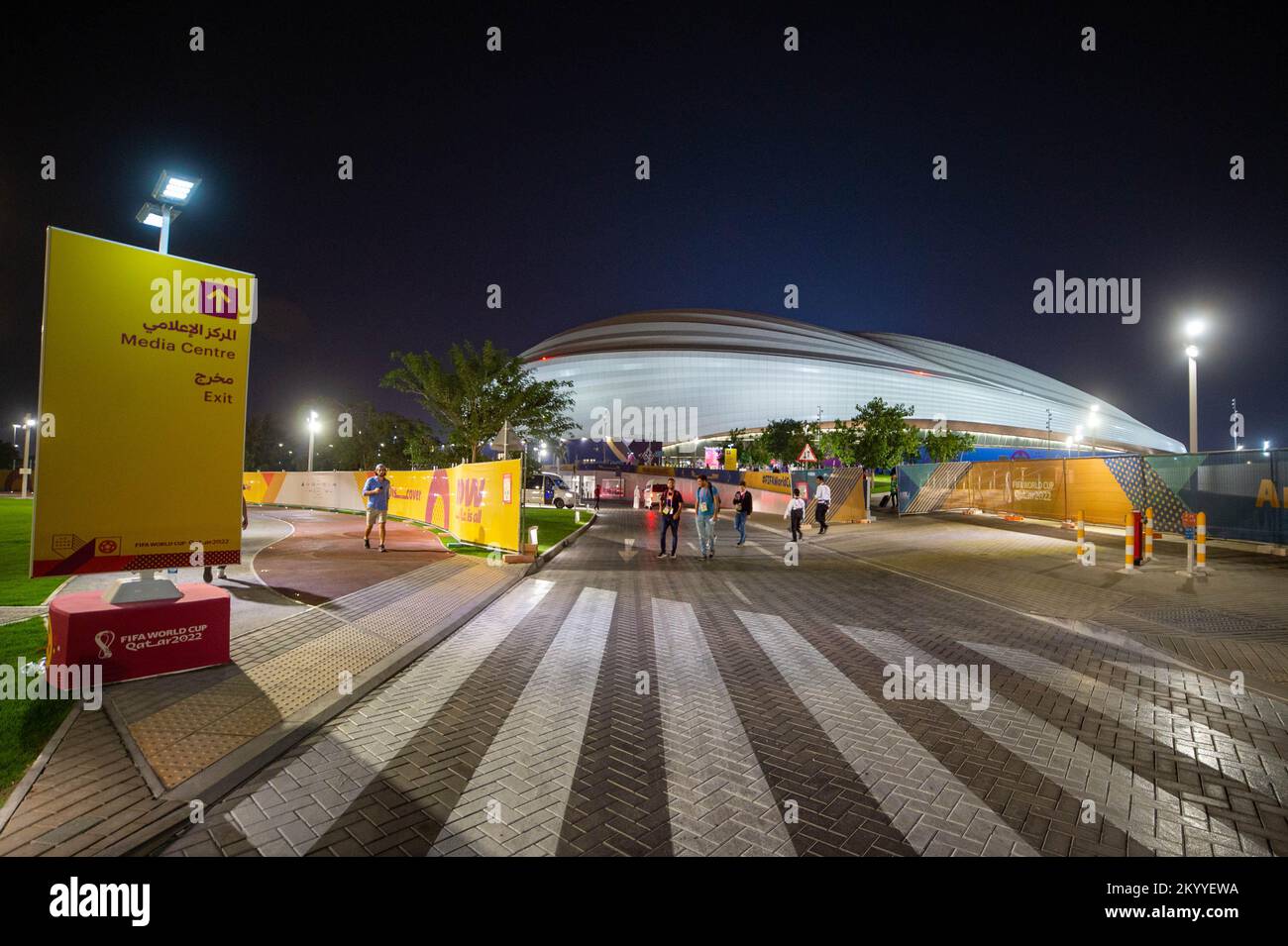 Al-Wakrah, Katar. 02.. Dezember 2022. Ein allgemeiner Blick auf das Al Janoub Stadion während des FIFA-Weltmeisterschafts-Qatar 2022 Group H-Spiels zwischen Ghana und Uruguay im Al Janoub Stadium in Al Wakrah, Katar am 2. Dezember 2022 (Foto: Andrew Surma/Credit: SIPA USA/Alamy Live News Stockfoto