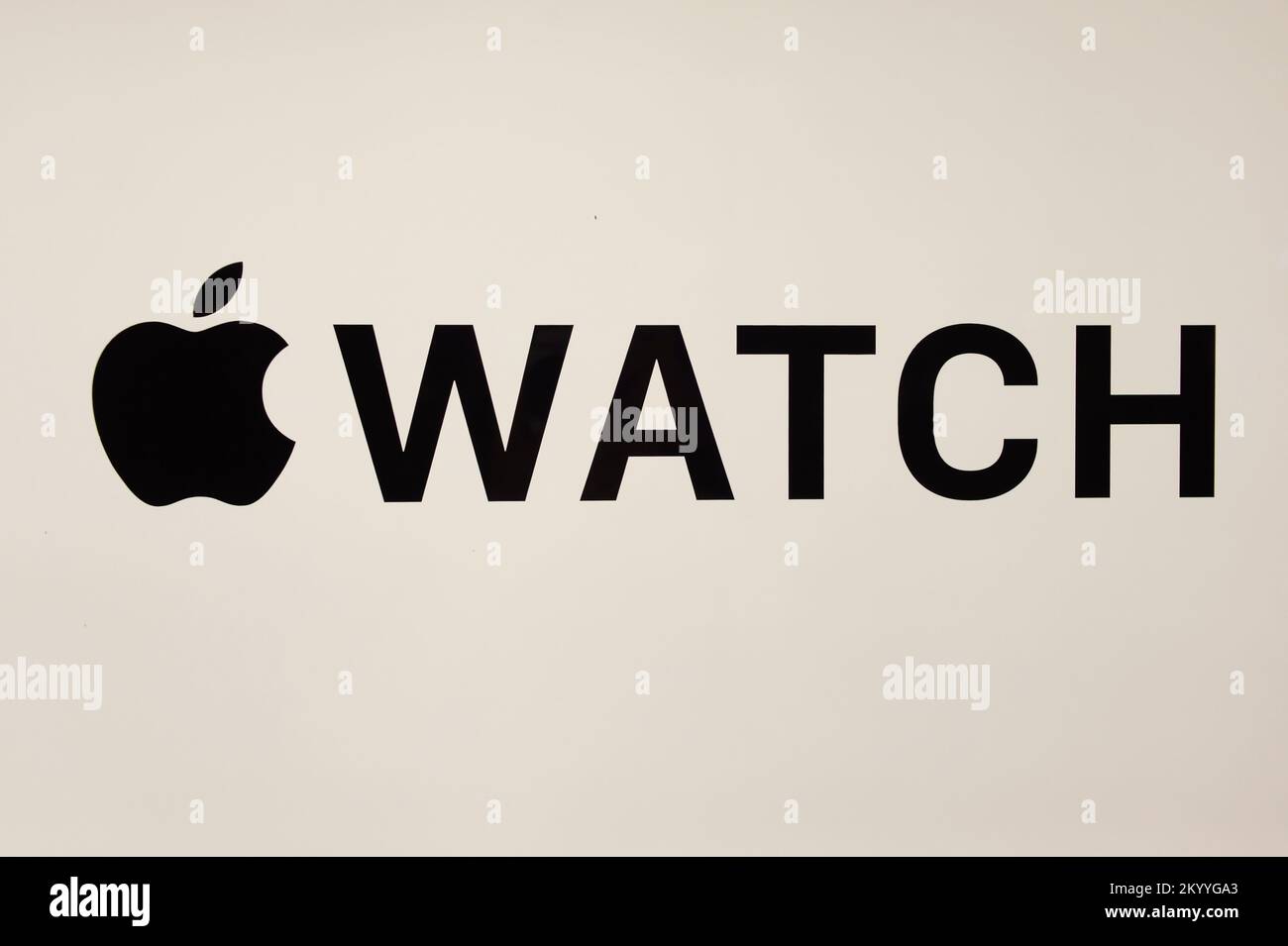 HONGKONG - 5. MAI 2015: Sehen Sie sich die Inschrift im Apple Store an. Apple Inc. Ist ein amerikanisches multinationales Technologieunternehmen mit Hauptsitz in Cupertino, Stockfoto
