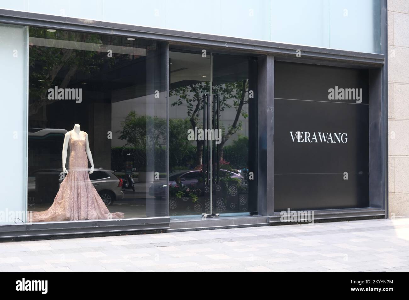 Vera wang hochzeitsgeschäft -Fotos und -Bildmaterial in hoher Auflösung –  Alamy